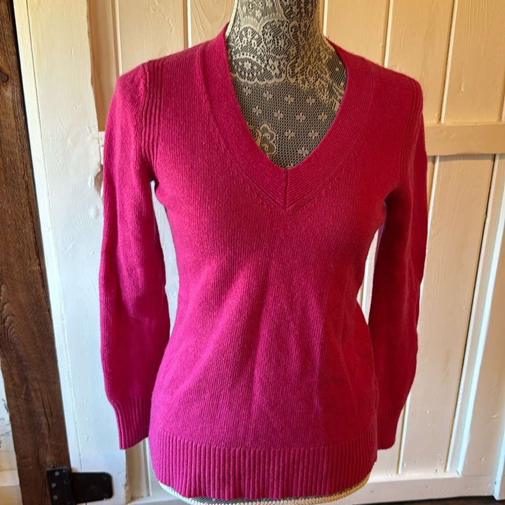 Banana Republic Cashmere Merino Wool Blend Button Detail Back Longsleeve Sweater